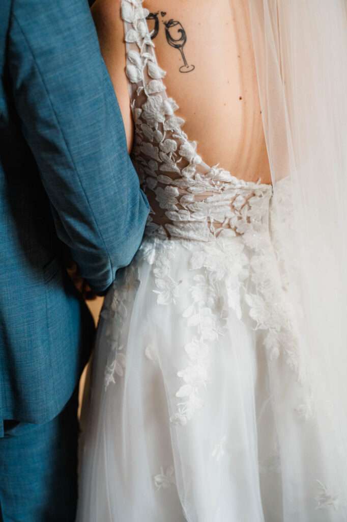 Detailaufnahme des Hochzeitskleids