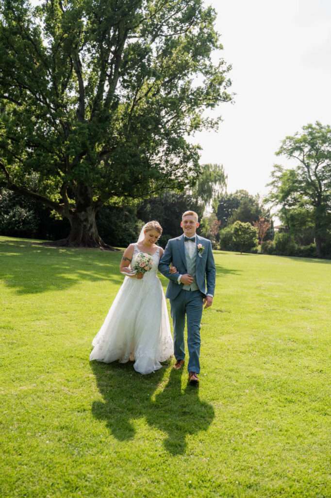 Hochzeitsreportage mit Brautpaarshooting im Weinheimer Schlosspark