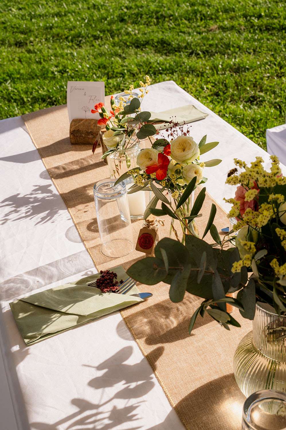 Tischdekoration bei Sommerhochzeit