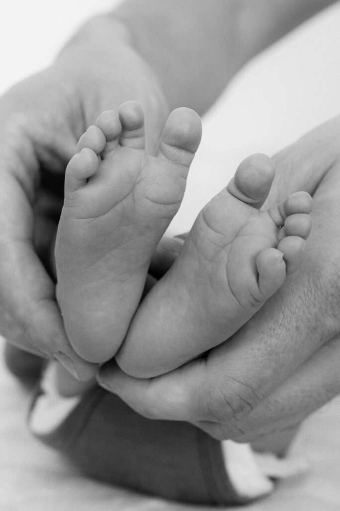 Füße eines Neugeborenen
