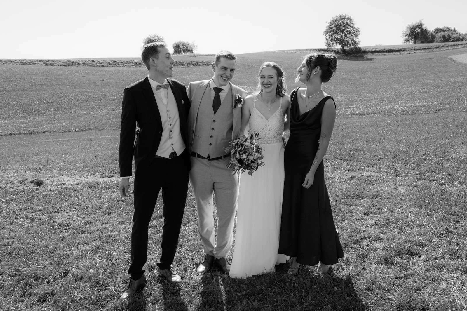 Gruppenfoto bei einer Hochzeit bei Mannheim