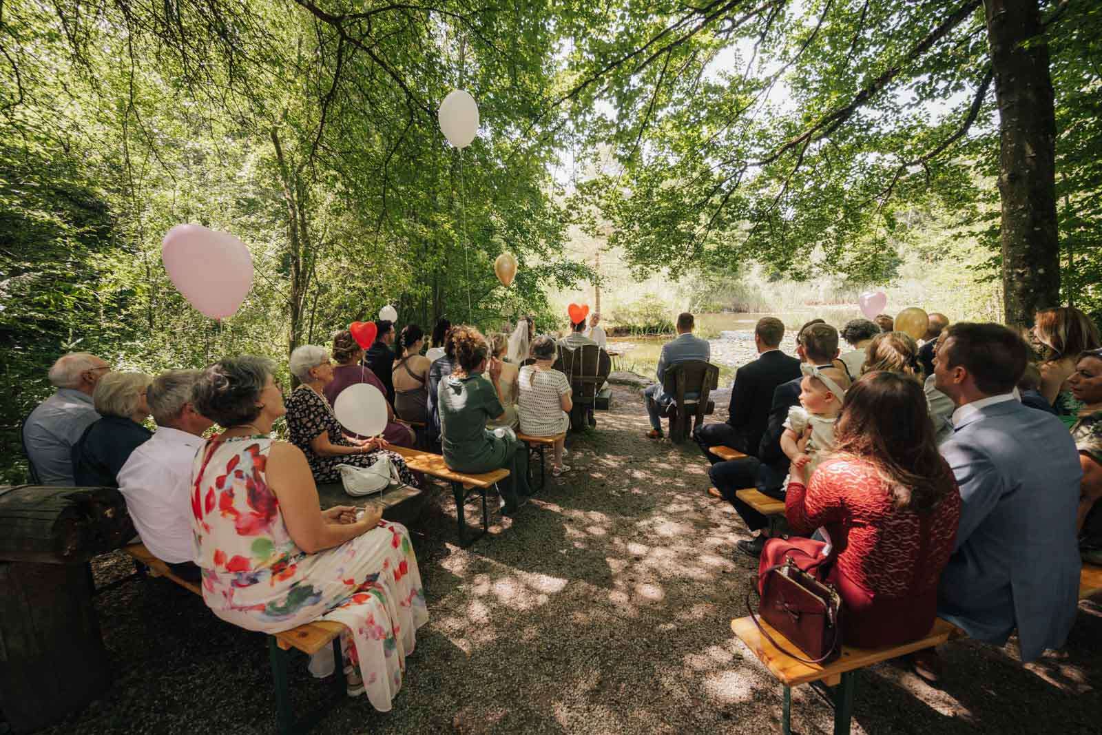 Sommerliche Trauung im Freien